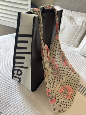 Bag Bundle. Lululemon and Free People.